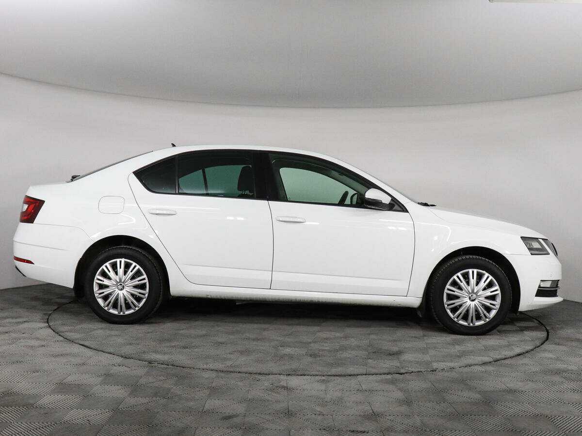 Купить Skoda Octavia, 2018, 171 000 км, фото №4
