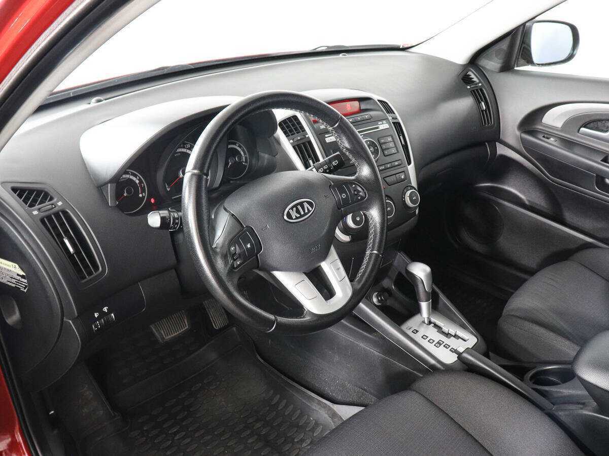 Купить Kia Ceed, 2010, 70 140 км, фото №9