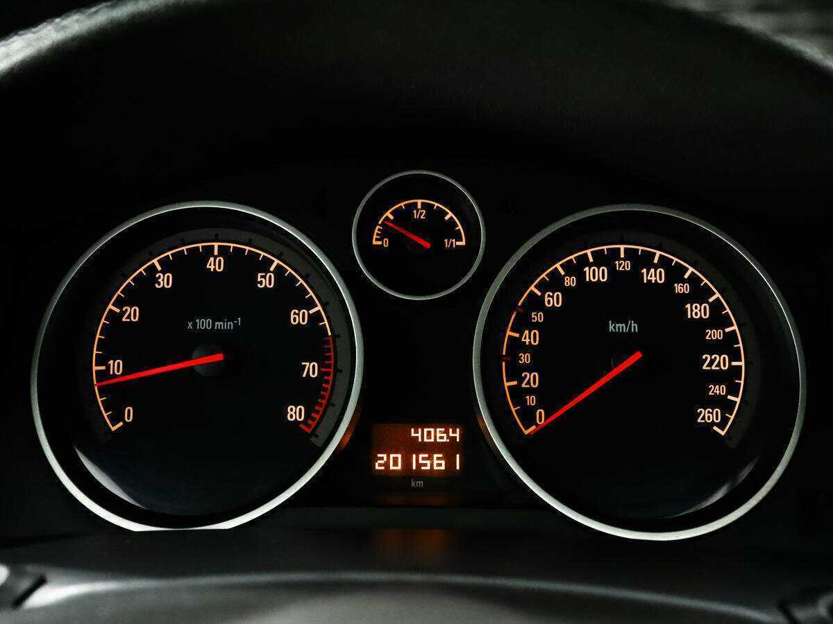 Купить Opel Astra, 2010, 201 557 км, фото №11