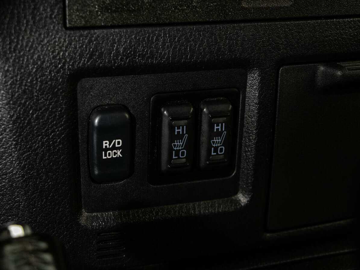 Купить Mitsubishi Pajero, 2011, 179 760 км, фото №17