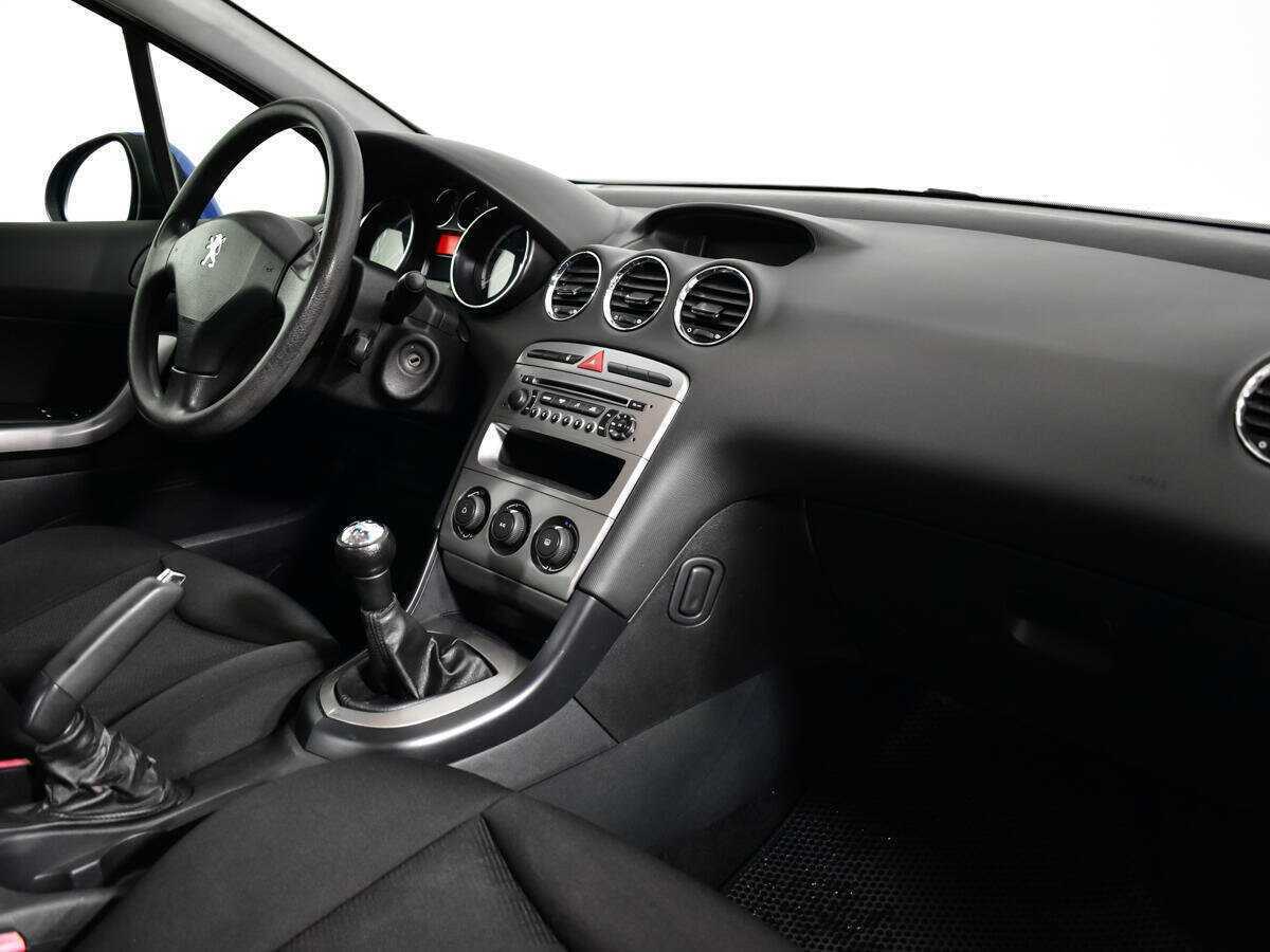 Купить Peugeot 308, 2010, 135 122 км, фото №9