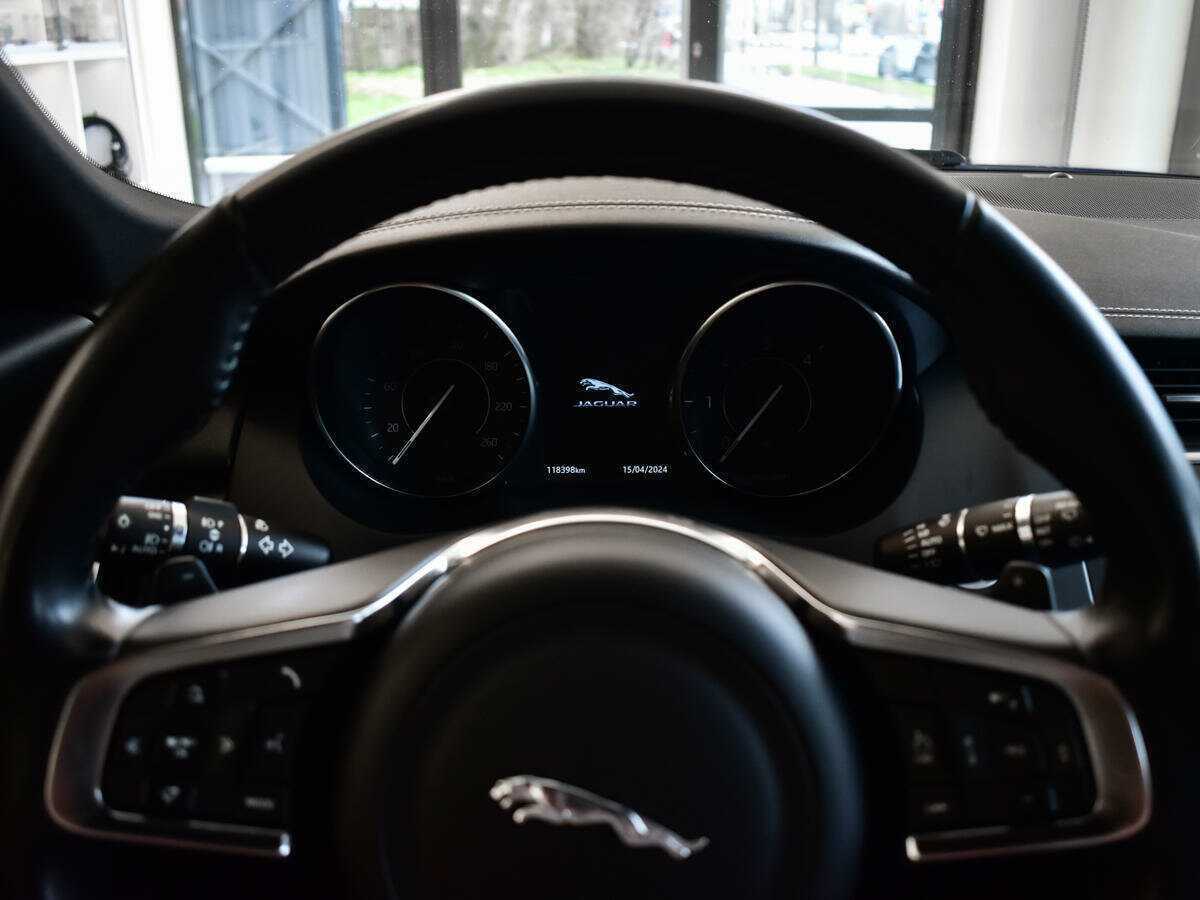Купить Jaguar E-Pace, 2019, 118 383 км, фото №11
