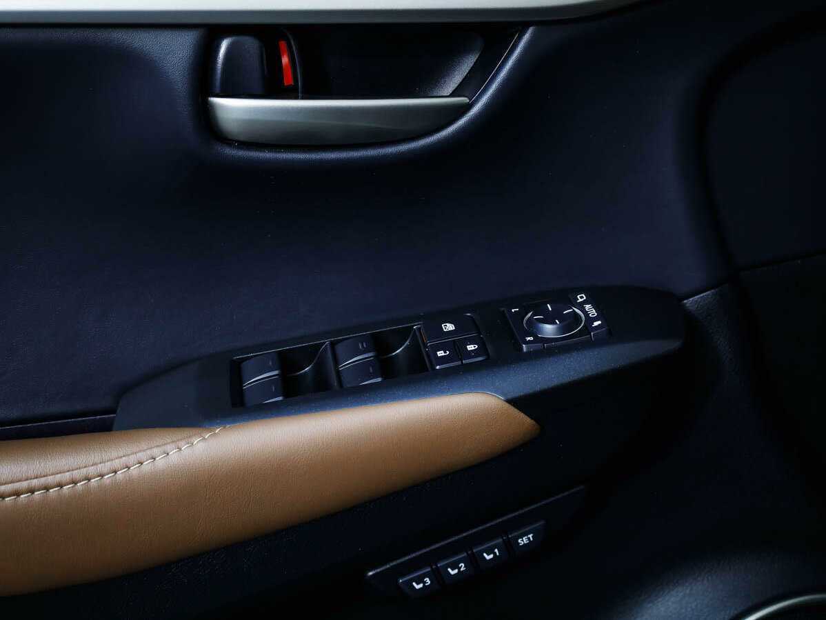 Купить Lexus NX 200t, 2017, 83 656 км, фото №20