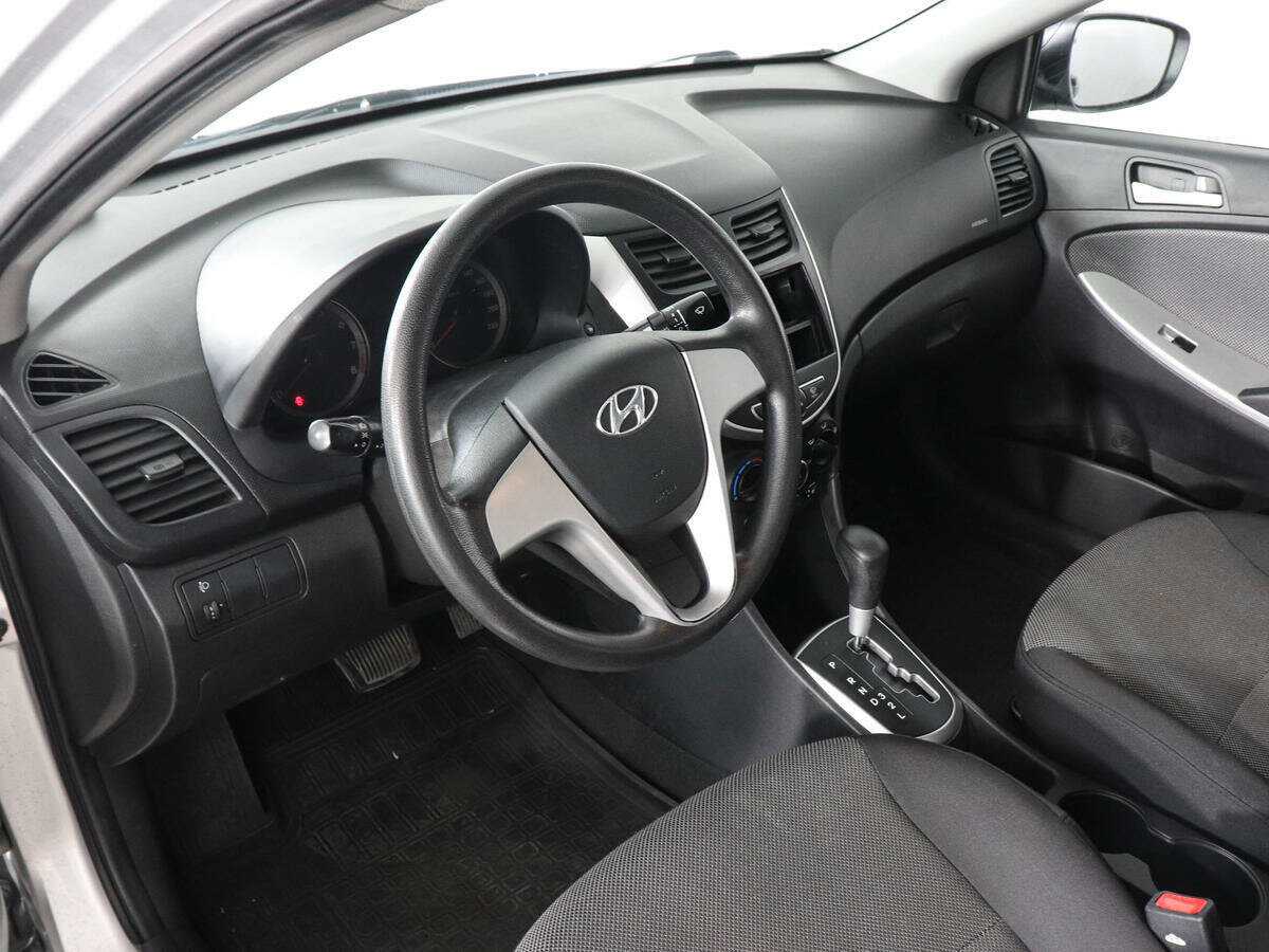 Купить Hyundai Solaris, 2011, 75 553 км, фото №9