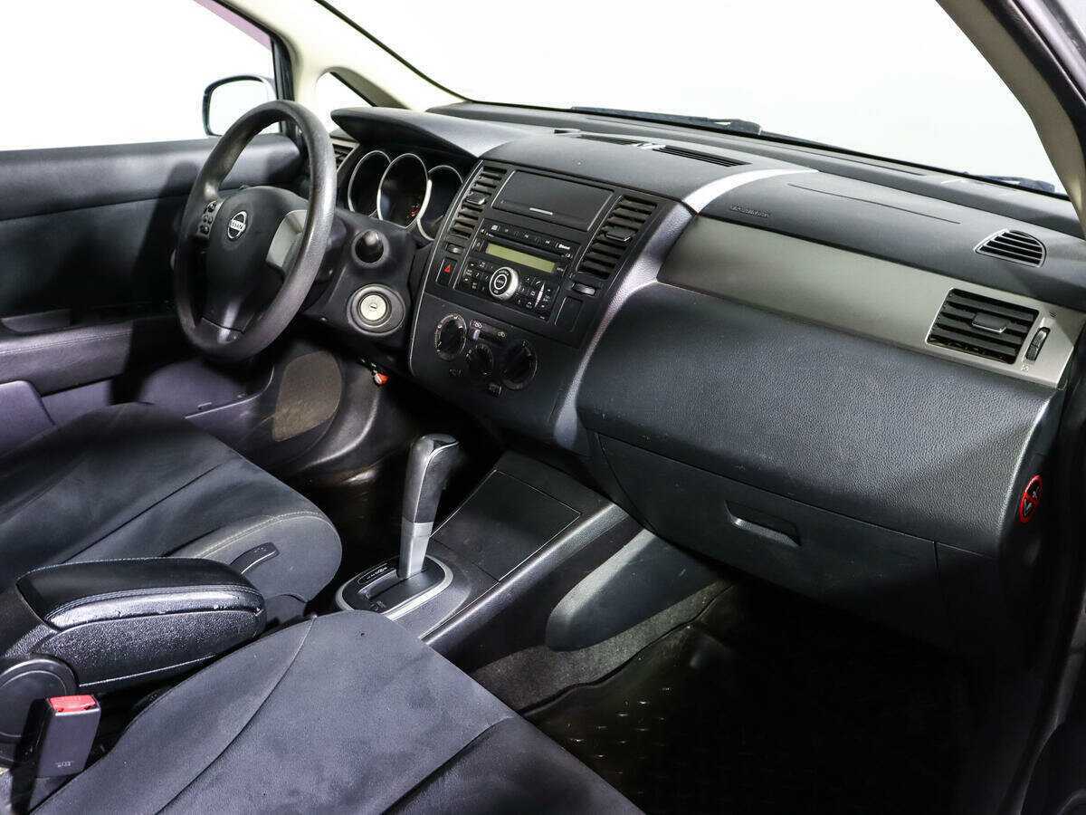 Купить Nissan Tiida, 2010, 140 000 км, фото №8
