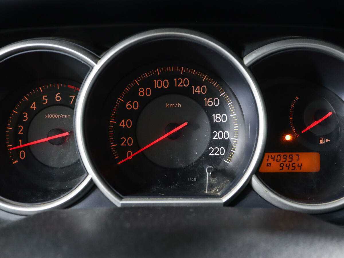 Купить Nissan Tiida, 2010, 140 000 км, фото №9