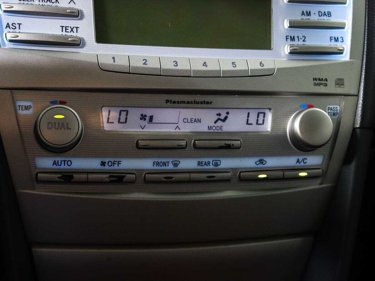 Купить Toyota Camry, 2010, 90 650 км, фото №13