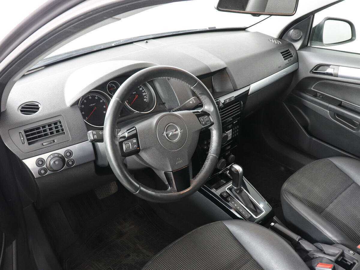 Купить Opel Astra, 2012, 178 290 км, фото №5