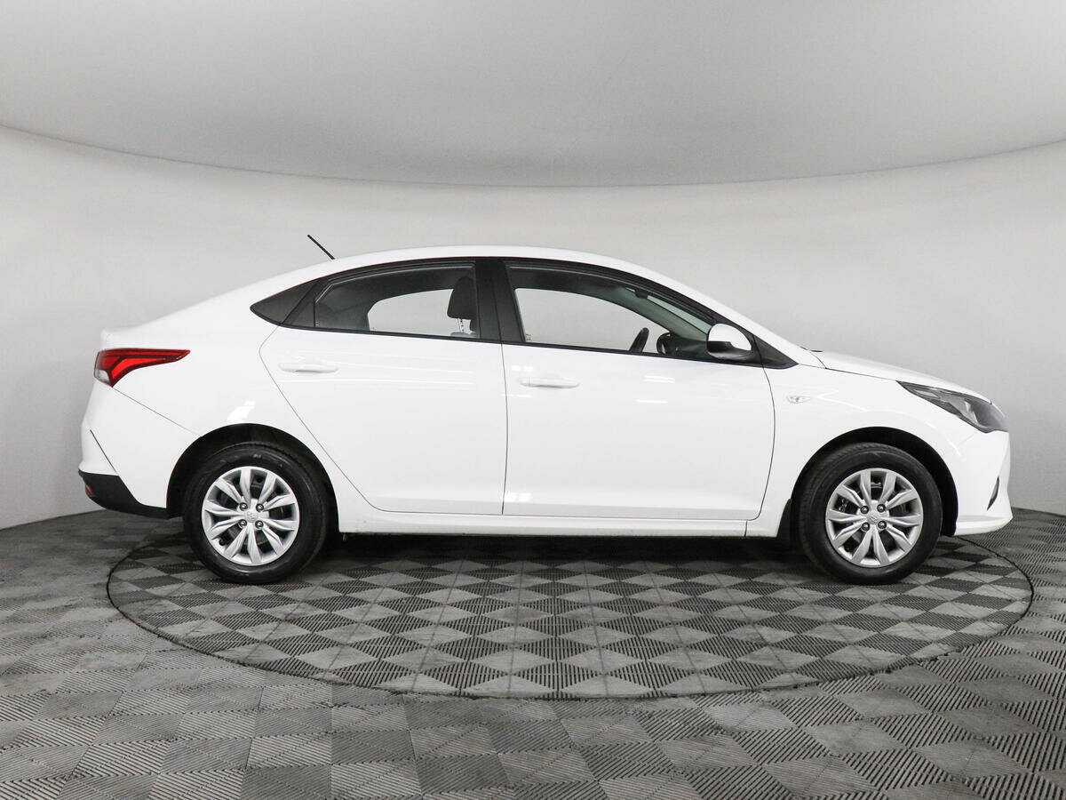 Купить Hyundai Solaris, 2022, 130 480 км, фото №4