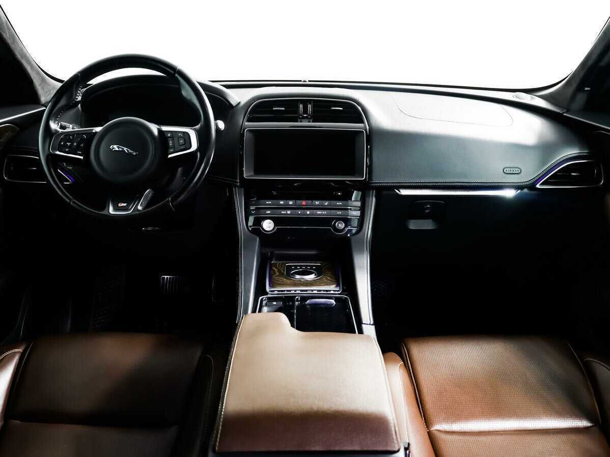 Купить Jaguar F-Pace, 2017, 130 164 км, фото №11
