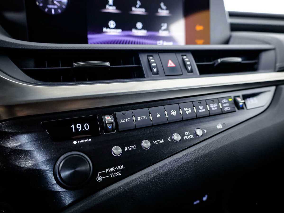 Купить Lexus ES 250, 2018, 102 125 км, фото №17