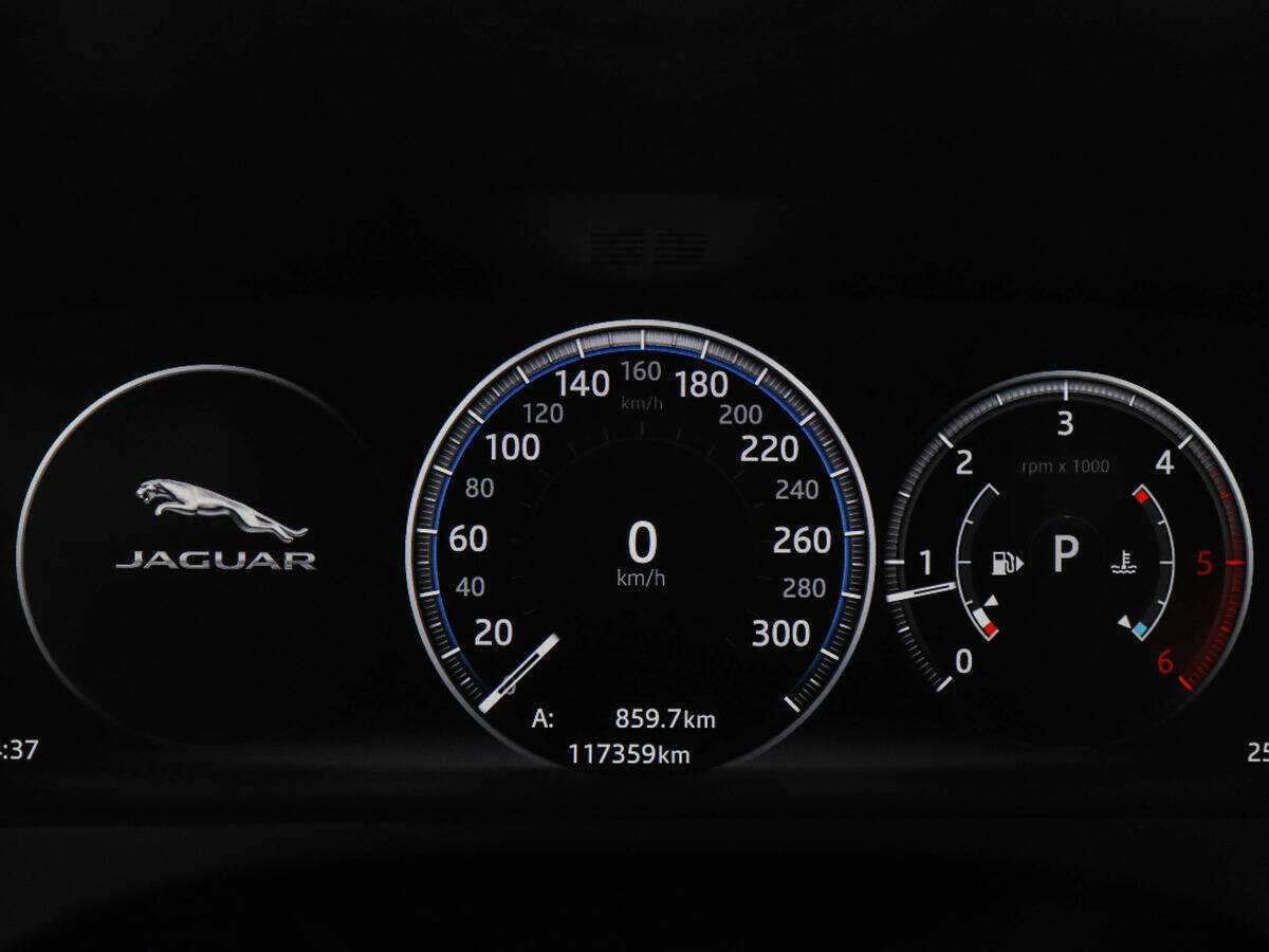 Купить Jaguar F-Pace, 2016, 117 358 км, фото №12