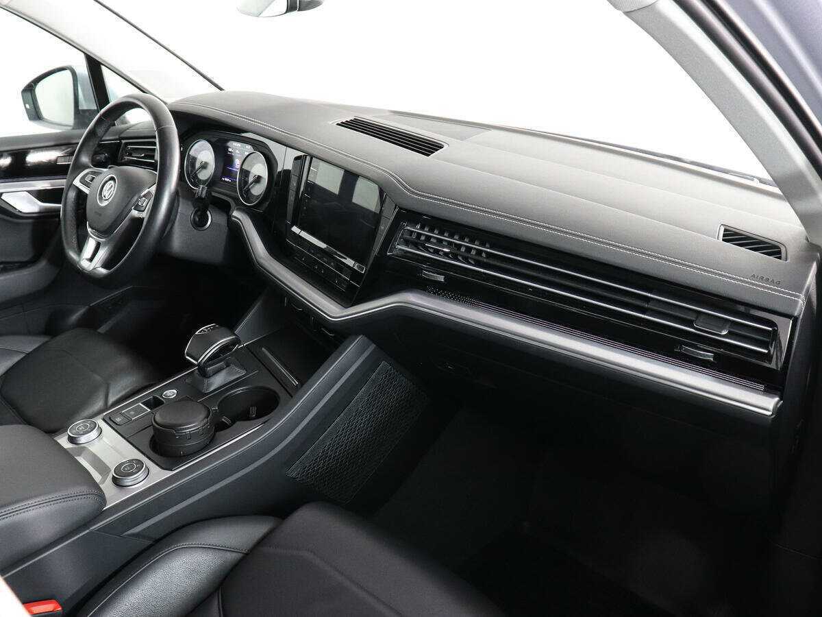 Купить Volkswagen Touareg, 2020, 162 090 км, фото №10
