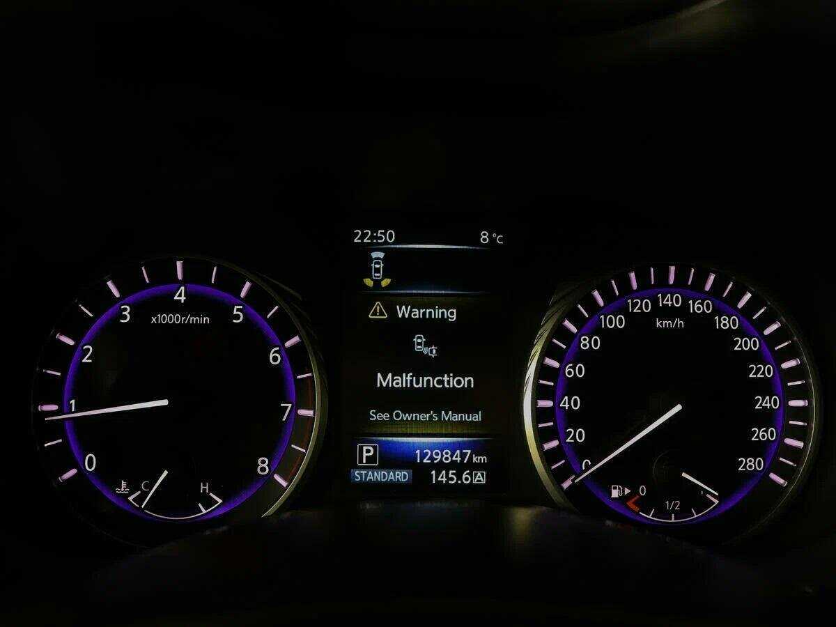 Купить Infiniti Q50, 2014, 130 000 км, фото №11