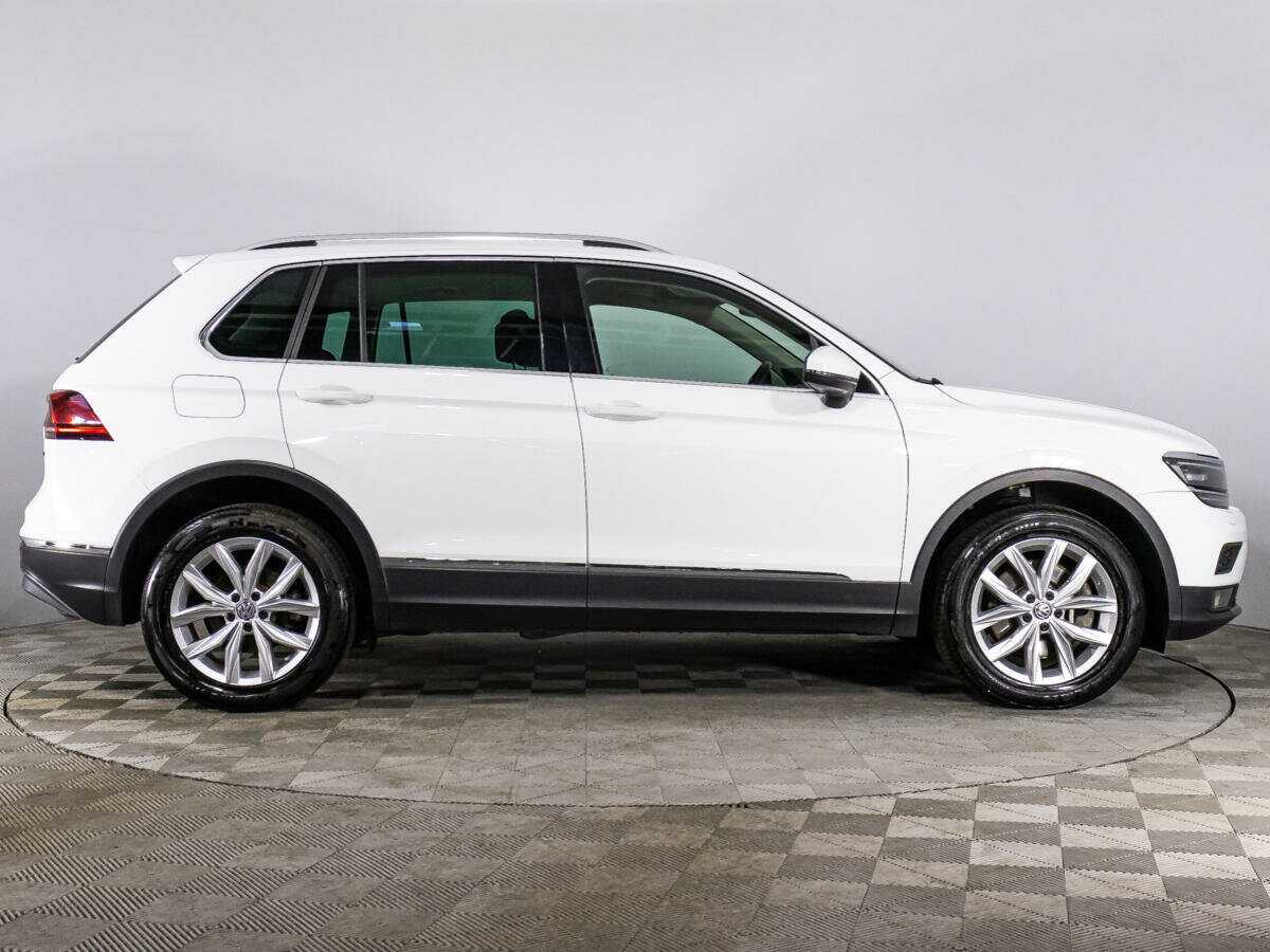 Купить Volkswagen Tiguan, 2018, 104 901 км, фото №4