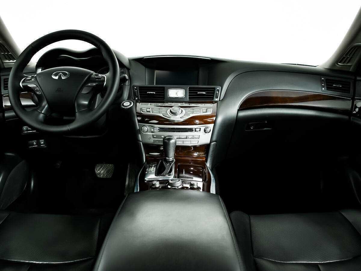 Купить Infiniti Q70, 2016, 300 524 км, фото №11