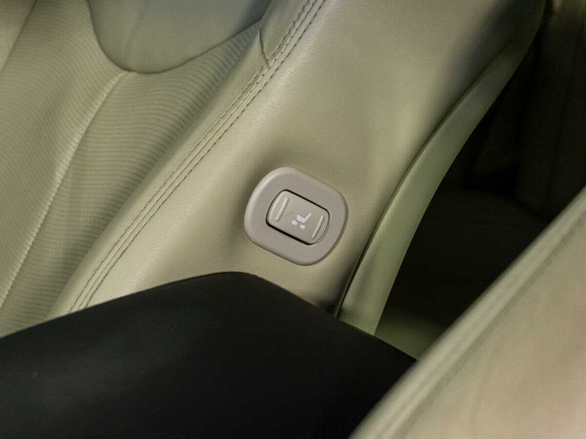 Купить Infiniti G37, 2012, 68 952 км, фото №25