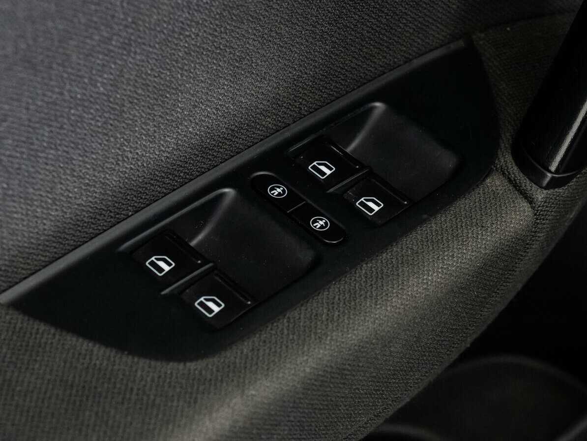 Купить Volkswagen Touareg, 2011, 215 220 км, фото №20