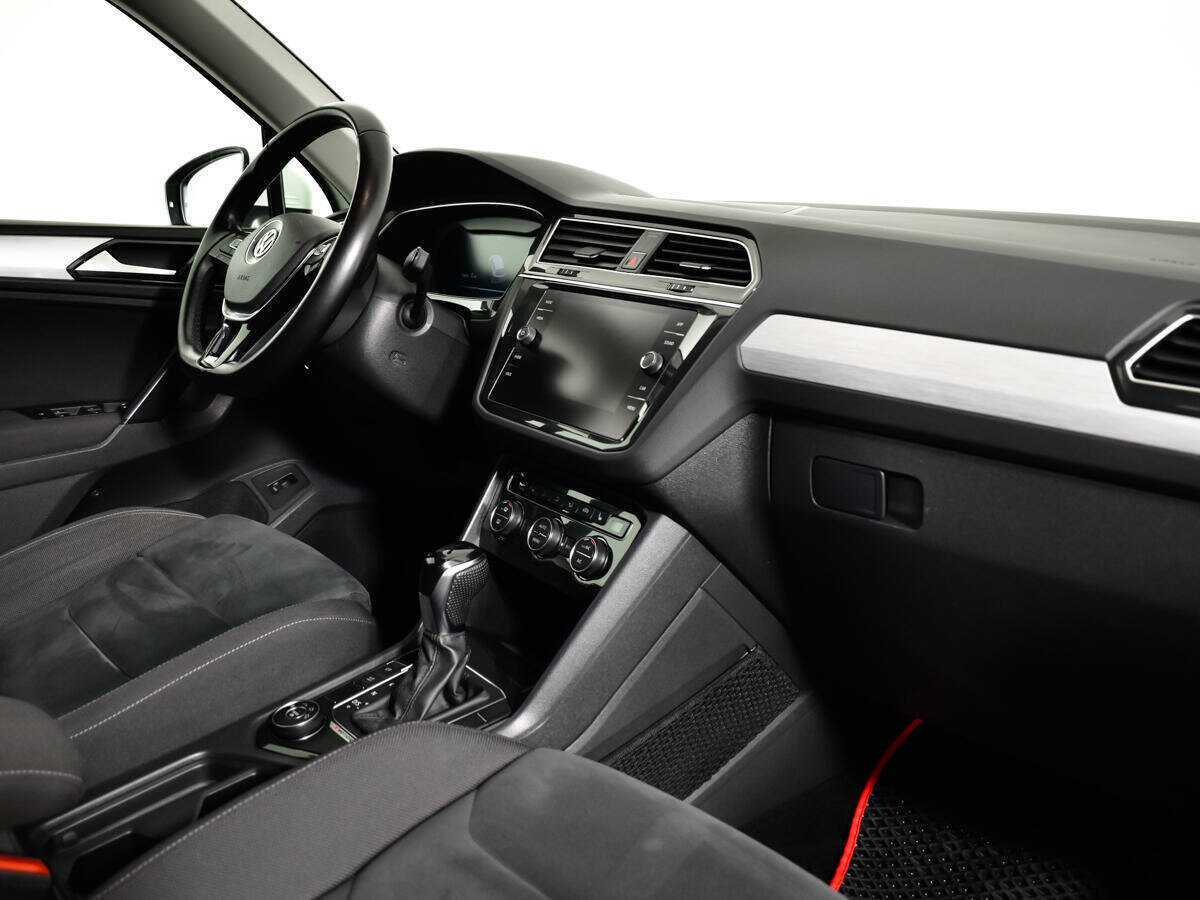 Купить Volkswagen Tiguan, 2018, 120 709 км, фото №9