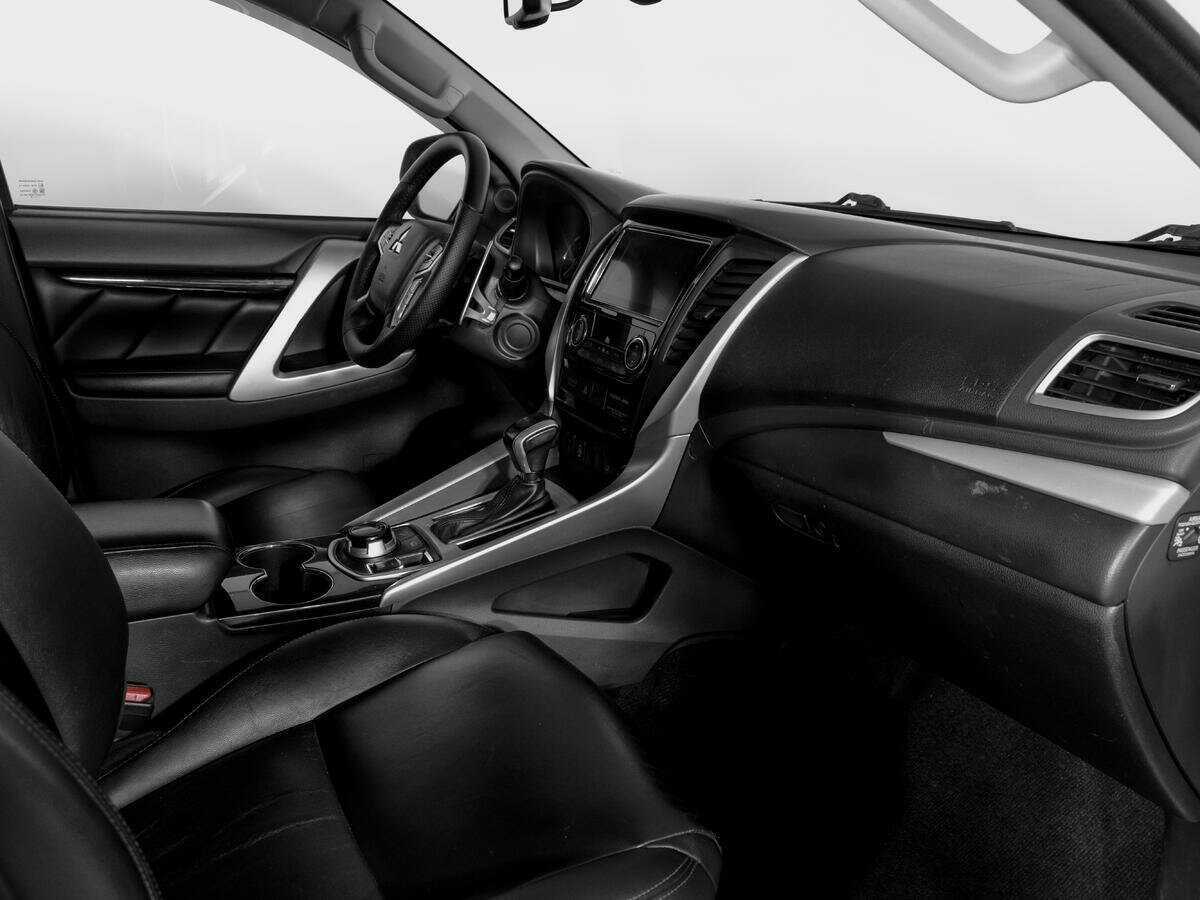 Купить Mitsubishi Pajero Sport, 2018, 137 547 км, фото №9