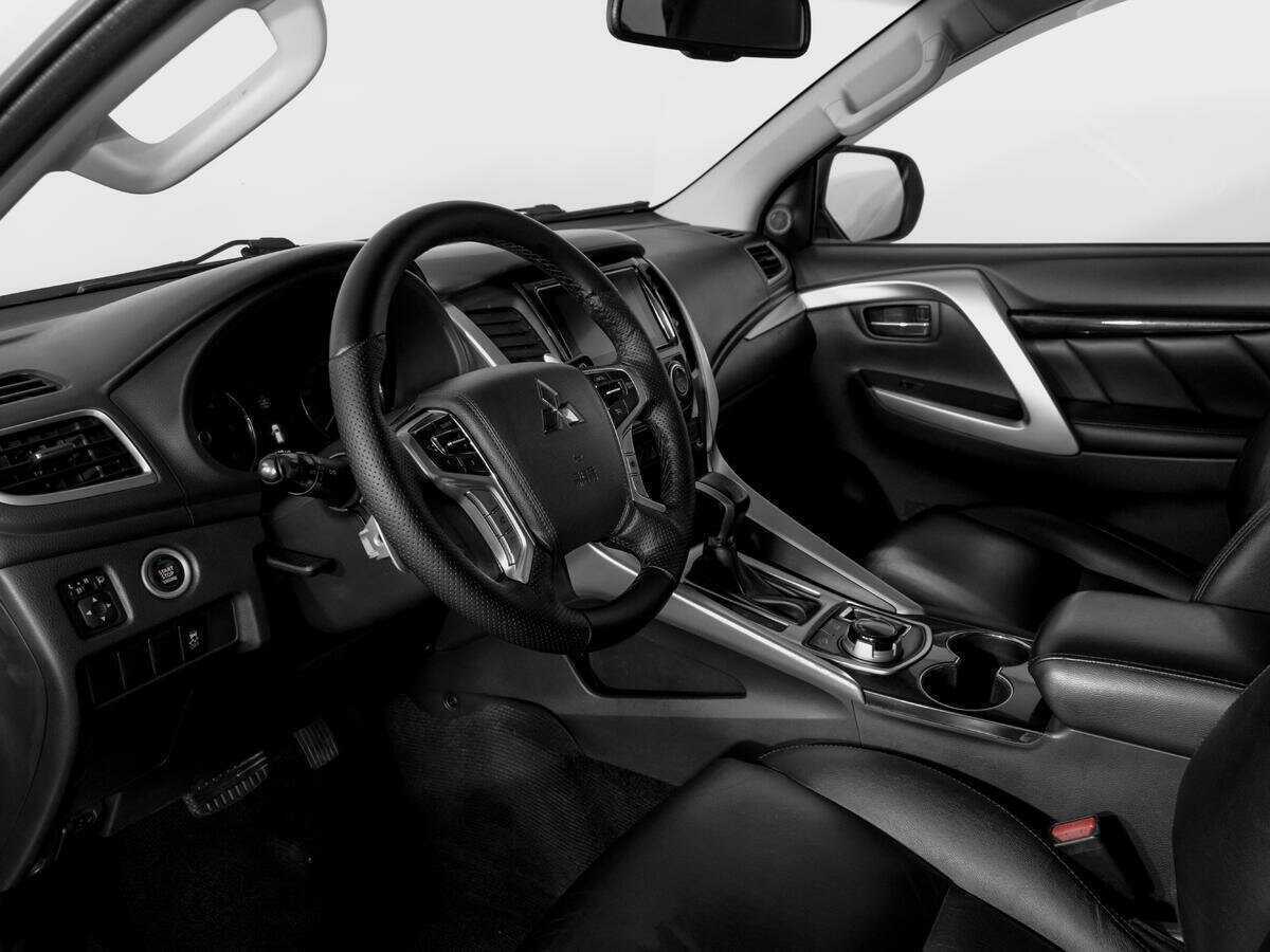Купить Mitsubishi Pajero Sport, 2018, 137 547 км, фото №16