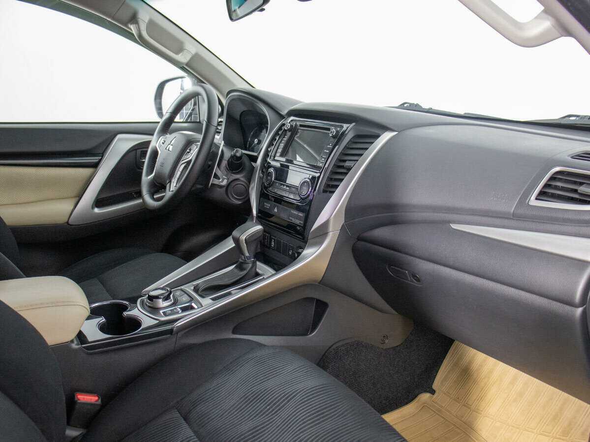 Купить Mitsubishi Pajero Sport, 2017, 100 400 км, фото №10