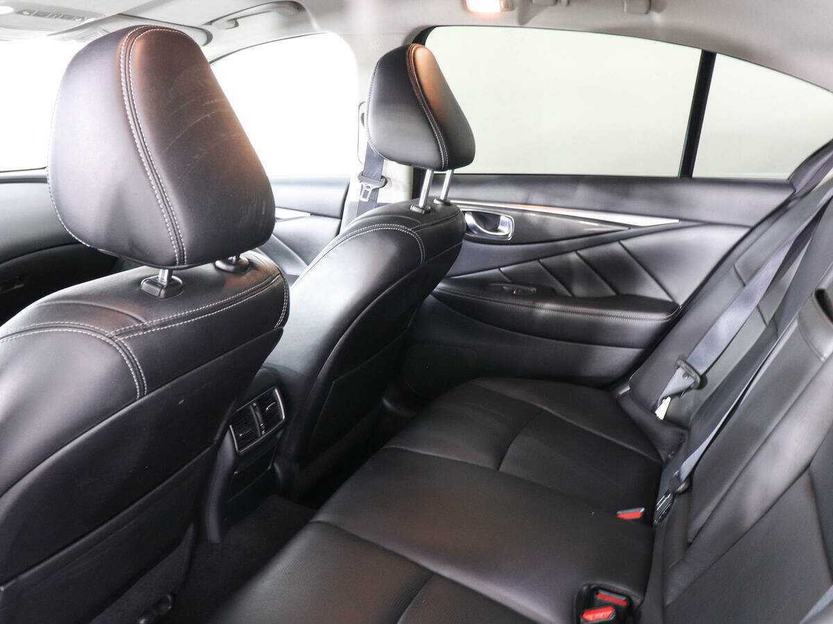 Купить Infiniti Q50, 2016, 133 885 км, фото №12