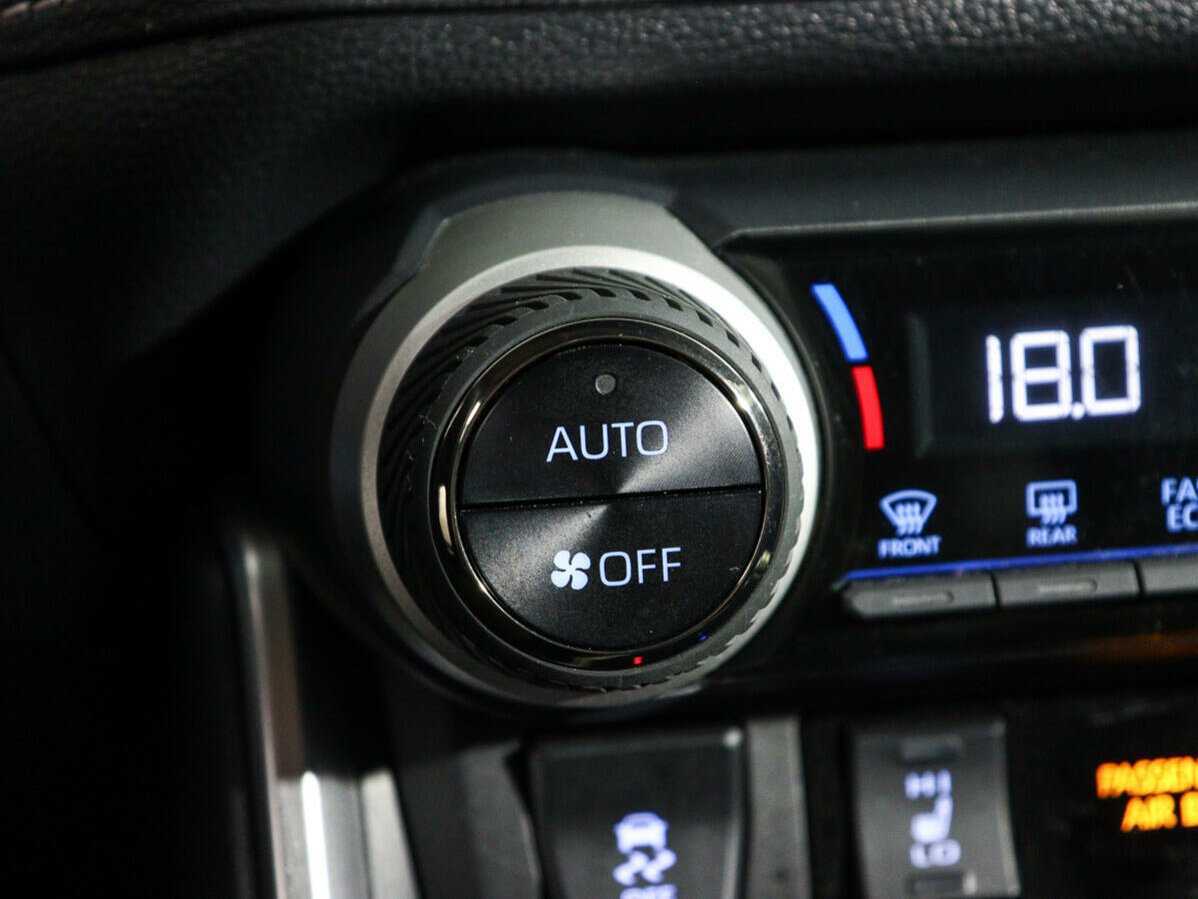 Купить Toyota RAV4, 2021, 52 600 км, фото №18