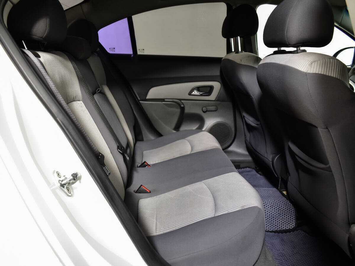 Купить Chevrolet Cruze, 2010, 219 521 км, фото №10