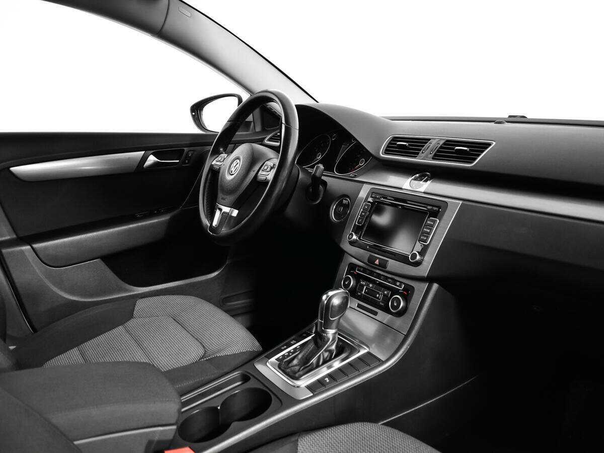 Купить Volkswagen Passat, 2011, 172 061 км, фото №9