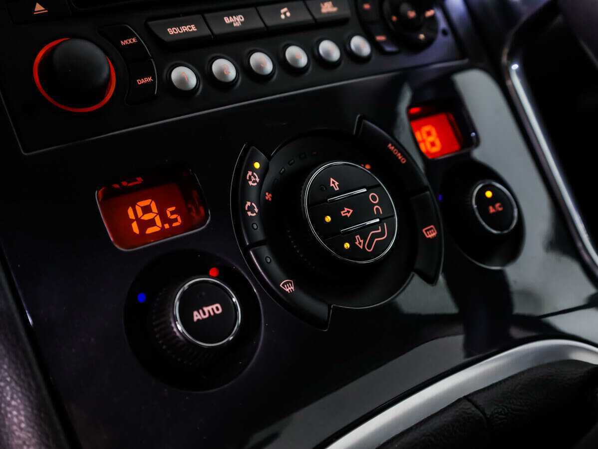 Купить Peugeot 3008, 2011, 177 798 км, фото №13