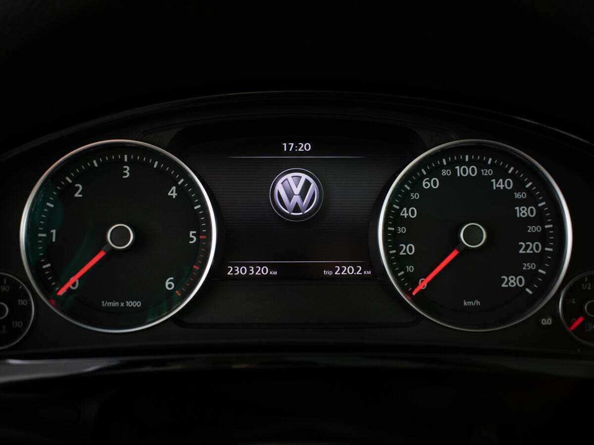 Купить Volkswagen Touareg, 2010, 230 000 км, фото №9