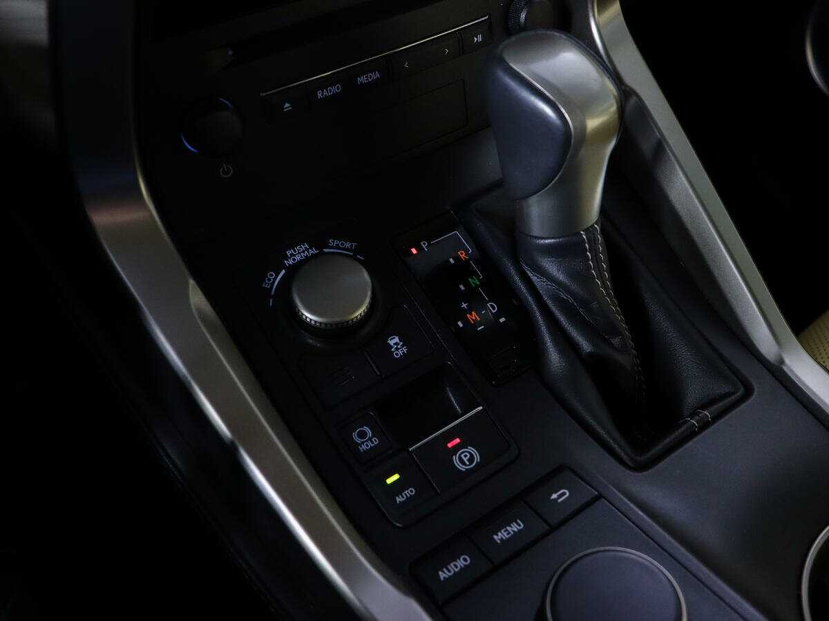 Купить Lexus NX 200t, 2016, 110 323 км, фото №15