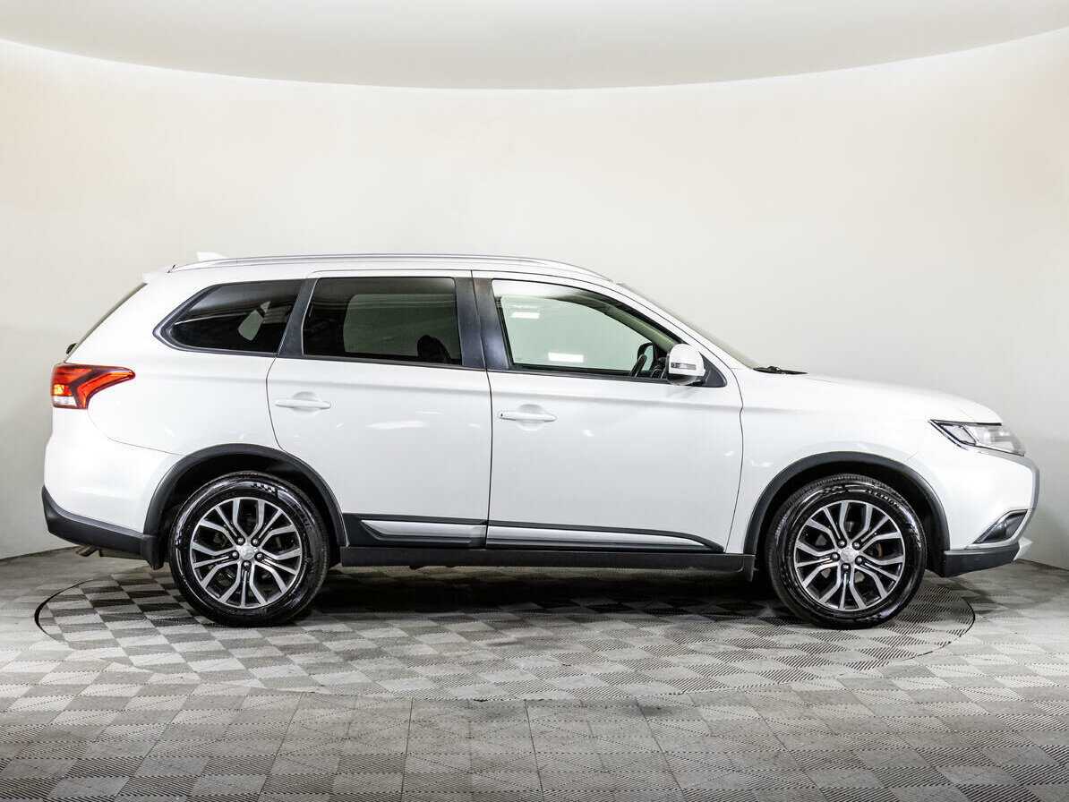 Купить Mitsubishi Outlander, 2017, 140 611 км, фото №4