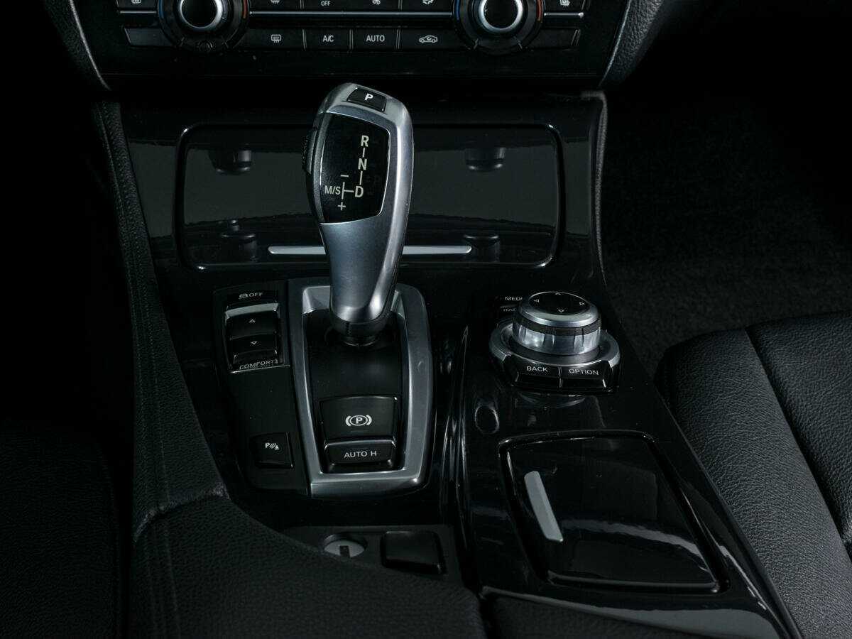 Купить BMW 5 серии 520i, 2013, 140 457 км, фото №16