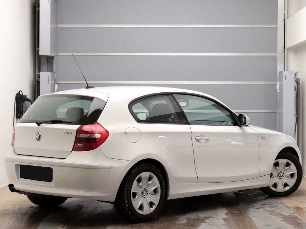 Купить BMW 1 серии 116i, 2011, 184 290 км, фото №4