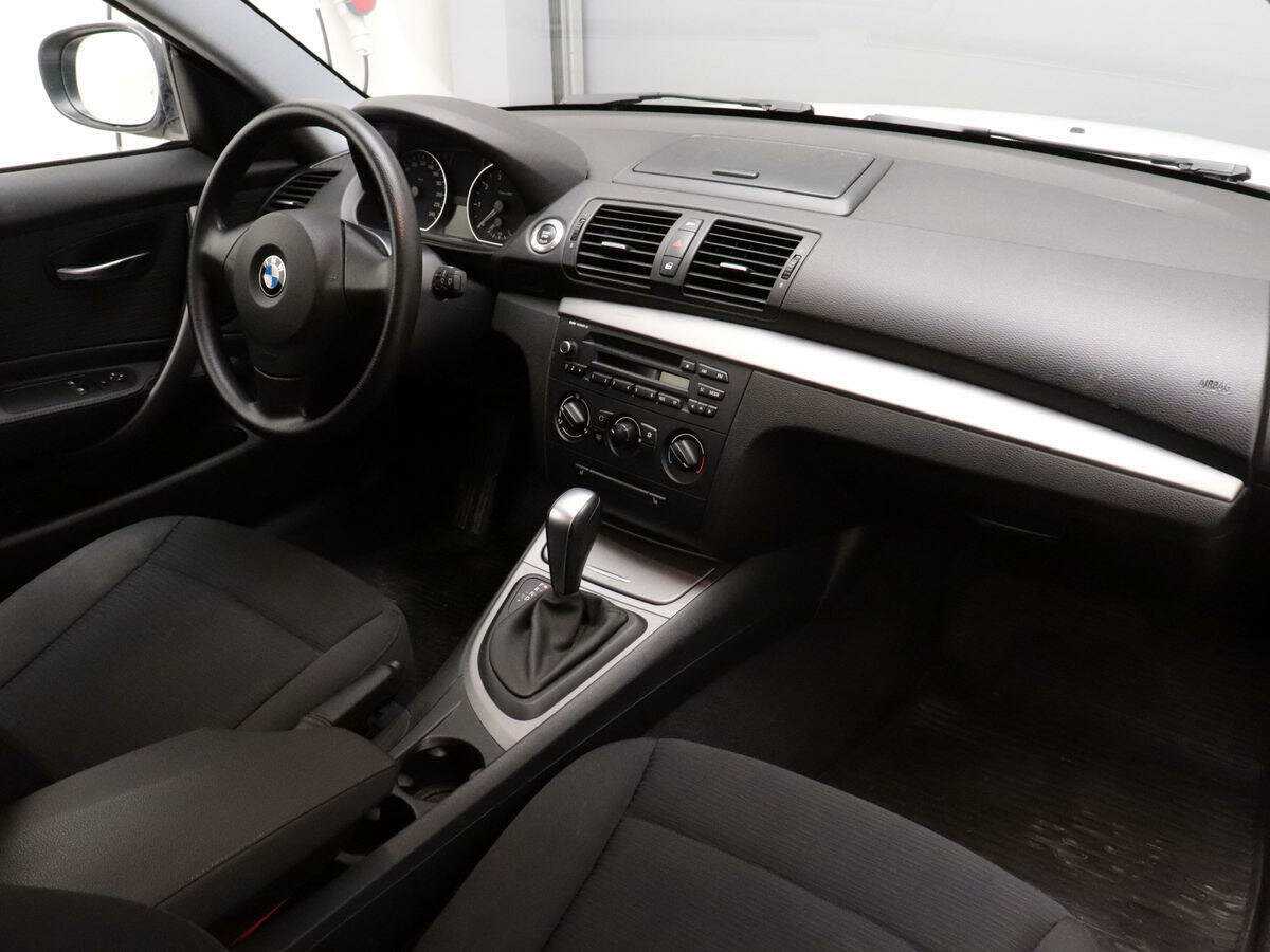 Купить BMW 1 серии 116i, 2011, 184 290 км, фото №7