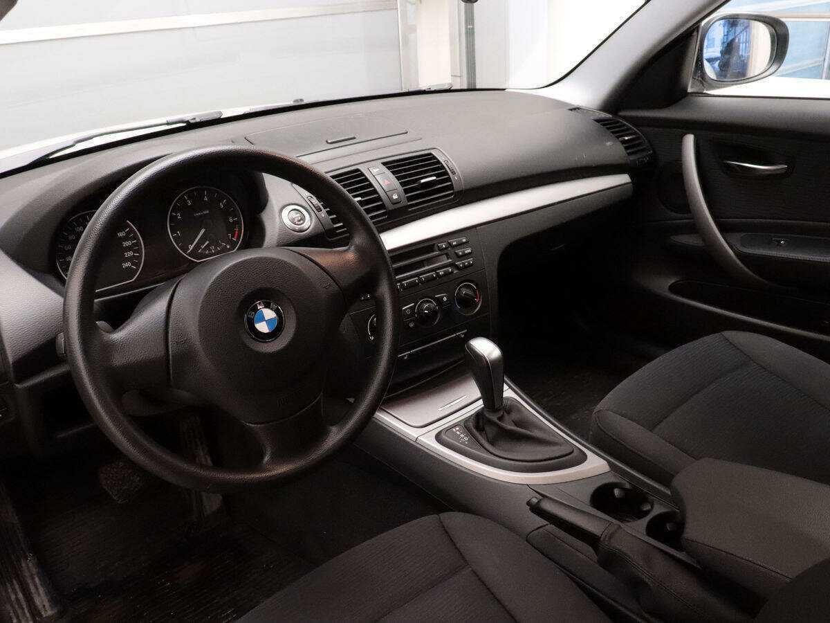 Купить BMW 1 серии 116i, 2011, 184 290 км, фото №9