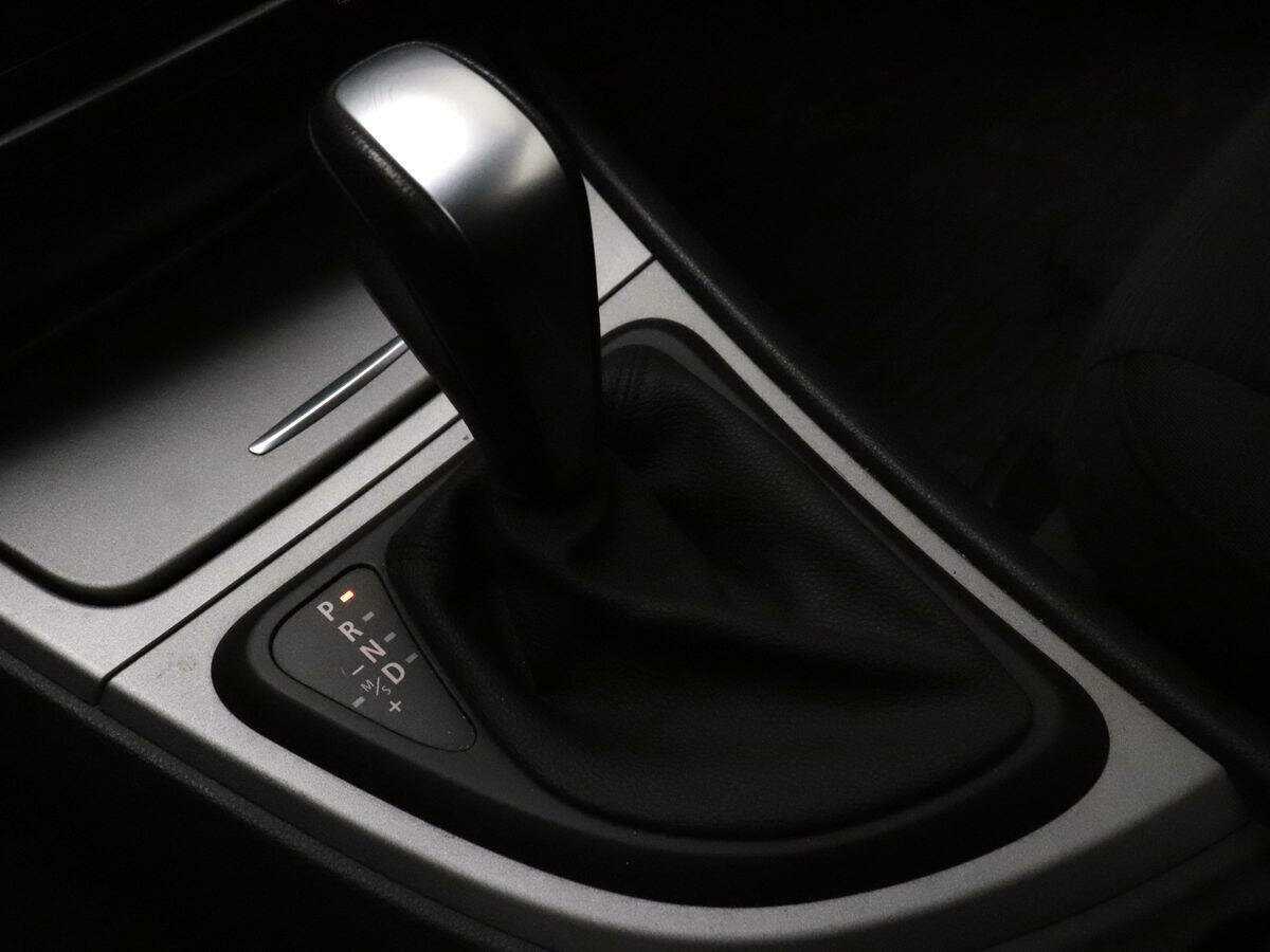 Купить BMW 1 серии 116i, 2011, 184 290 км, фото №11