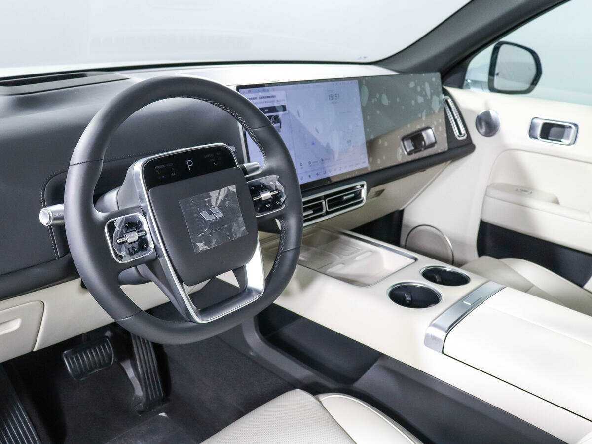 Купить LiXiang L7 52.3 kWh, 2024, 20 км, фото №12