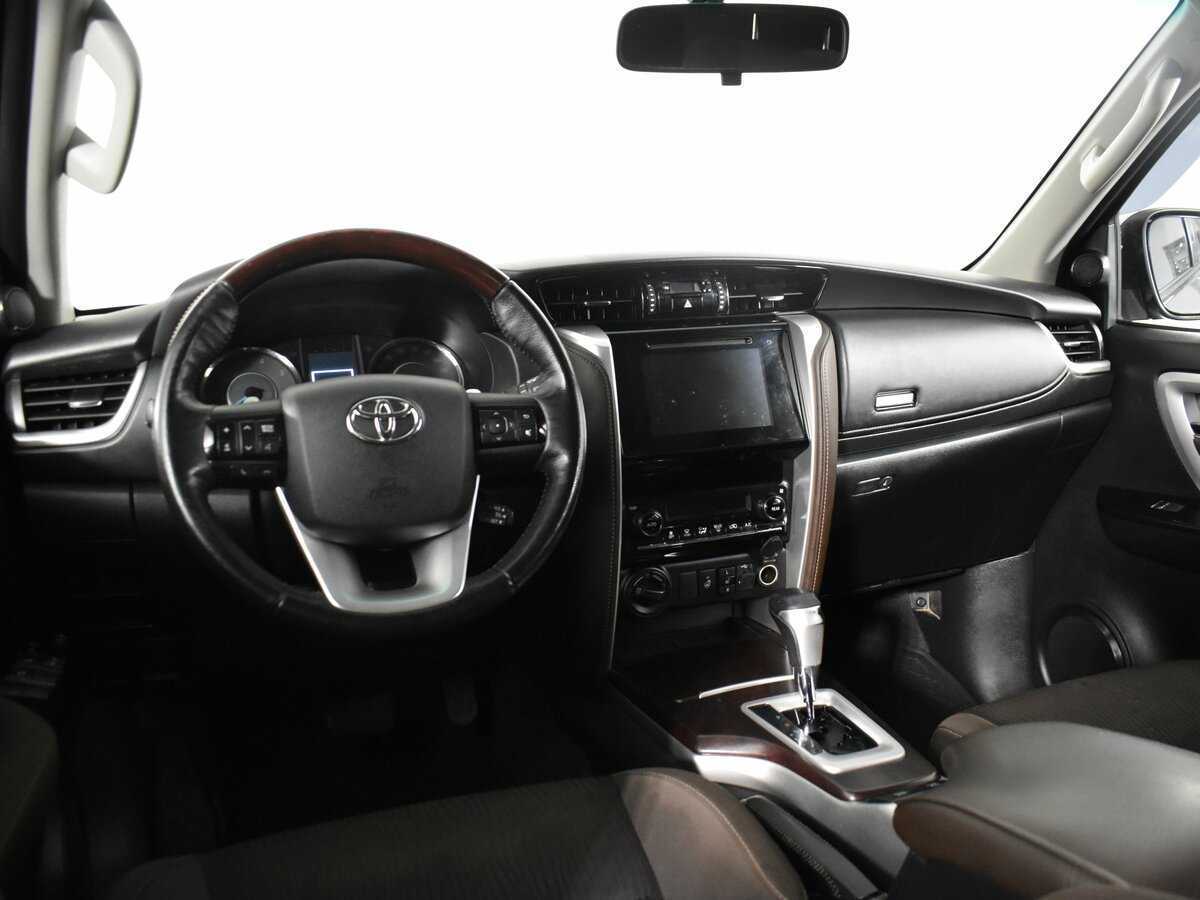 Купить Toyota Fortuner, 2020, 120 450 км, фото №11