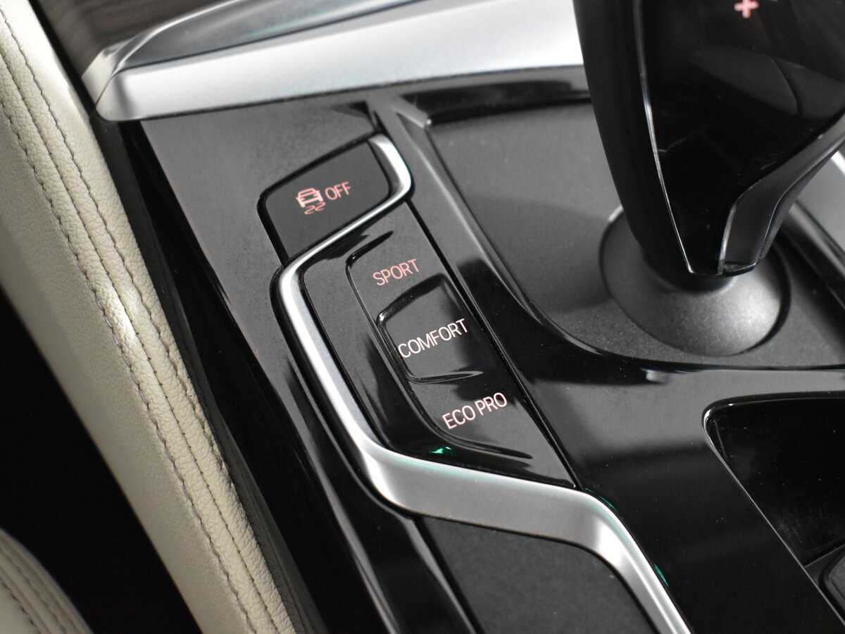 Купить BMW 5 серии 520d xDrive, 2019, 166 000 км, фото №19