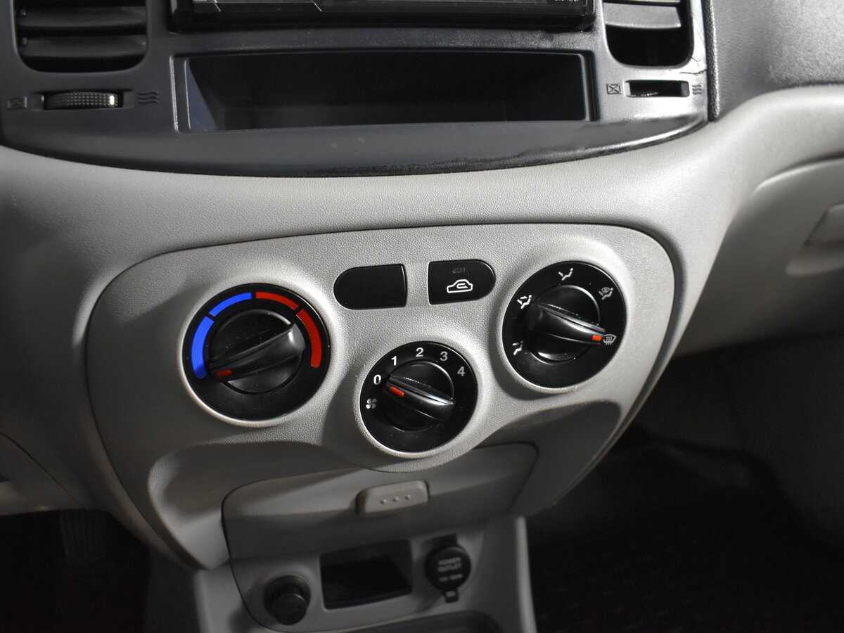 Купить Hyundai Verna, 2007, 195 448 км, фото №12