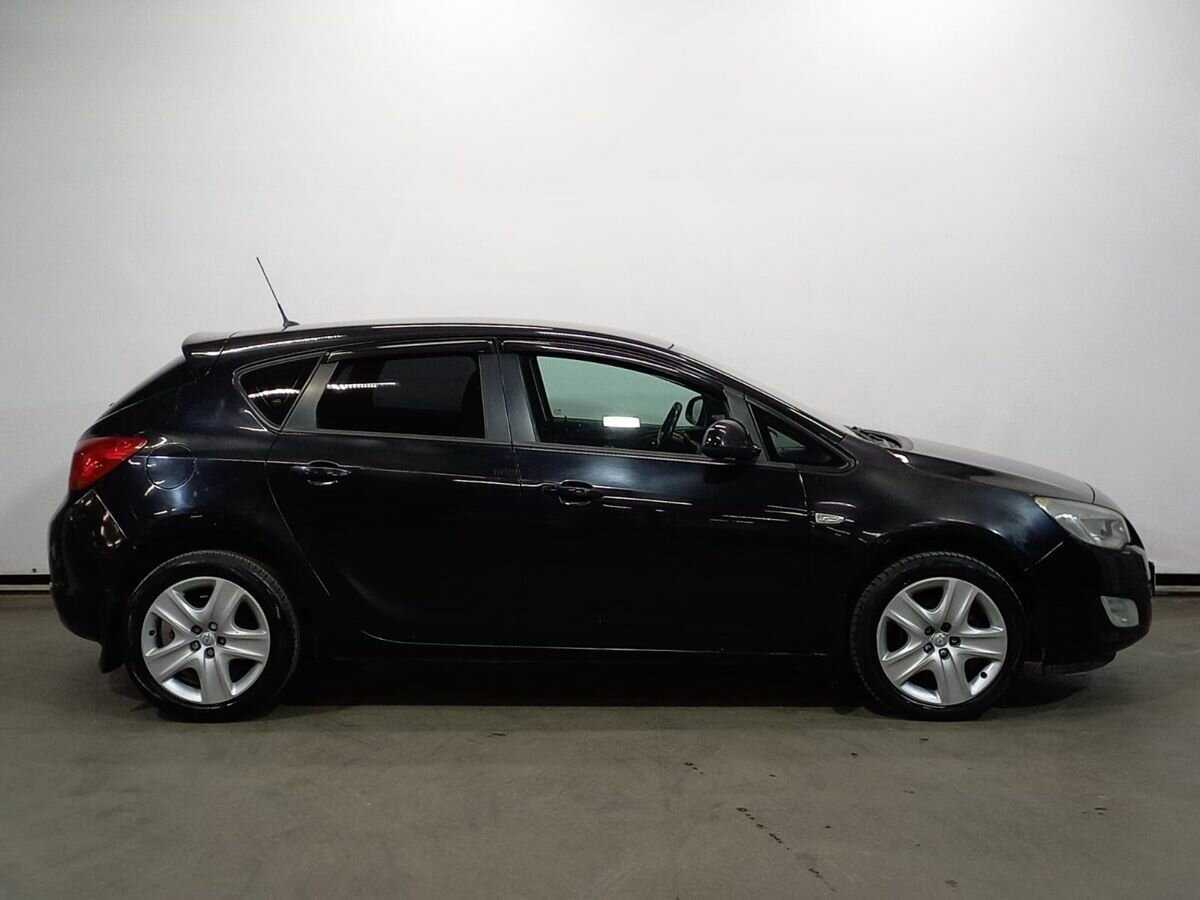 Купить Opel Astra, 2010, 206 234 км, фото №4