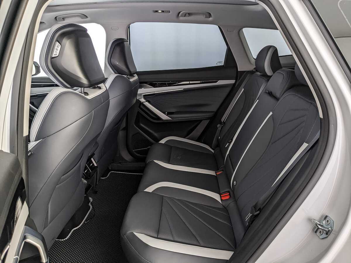 Купить Geely Atlas, 2024, 2 460 км, фото №13