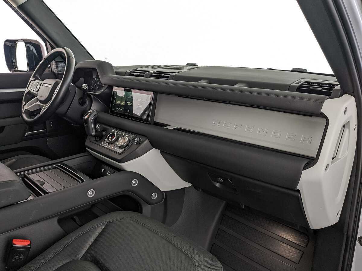 Купить Land Rover Defender 110, 2021, 66 030 км, фото №9