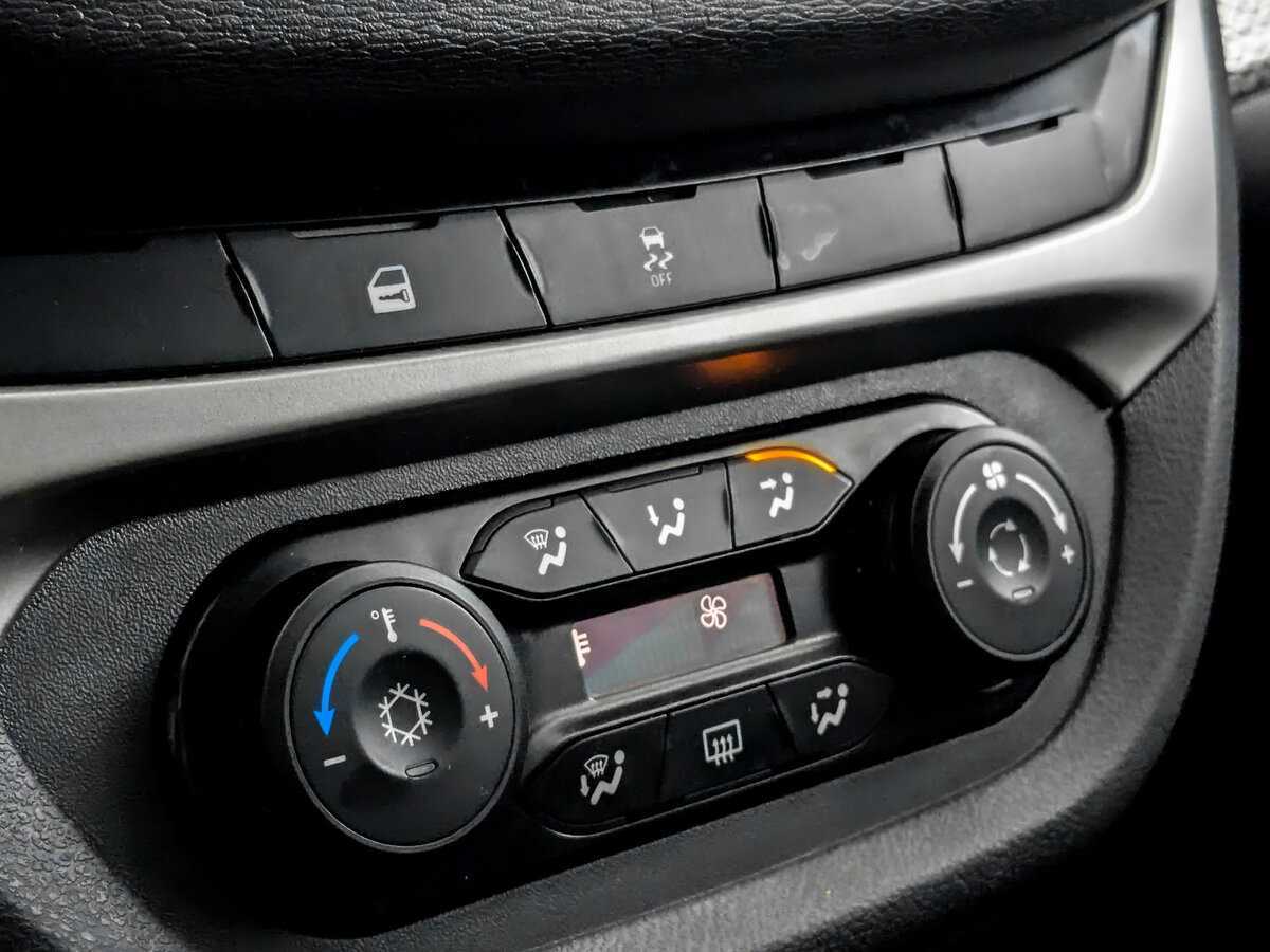 Купить Lada (ВАЗ) Vesta SW Cross, 2019, 62 764 км, фото №21