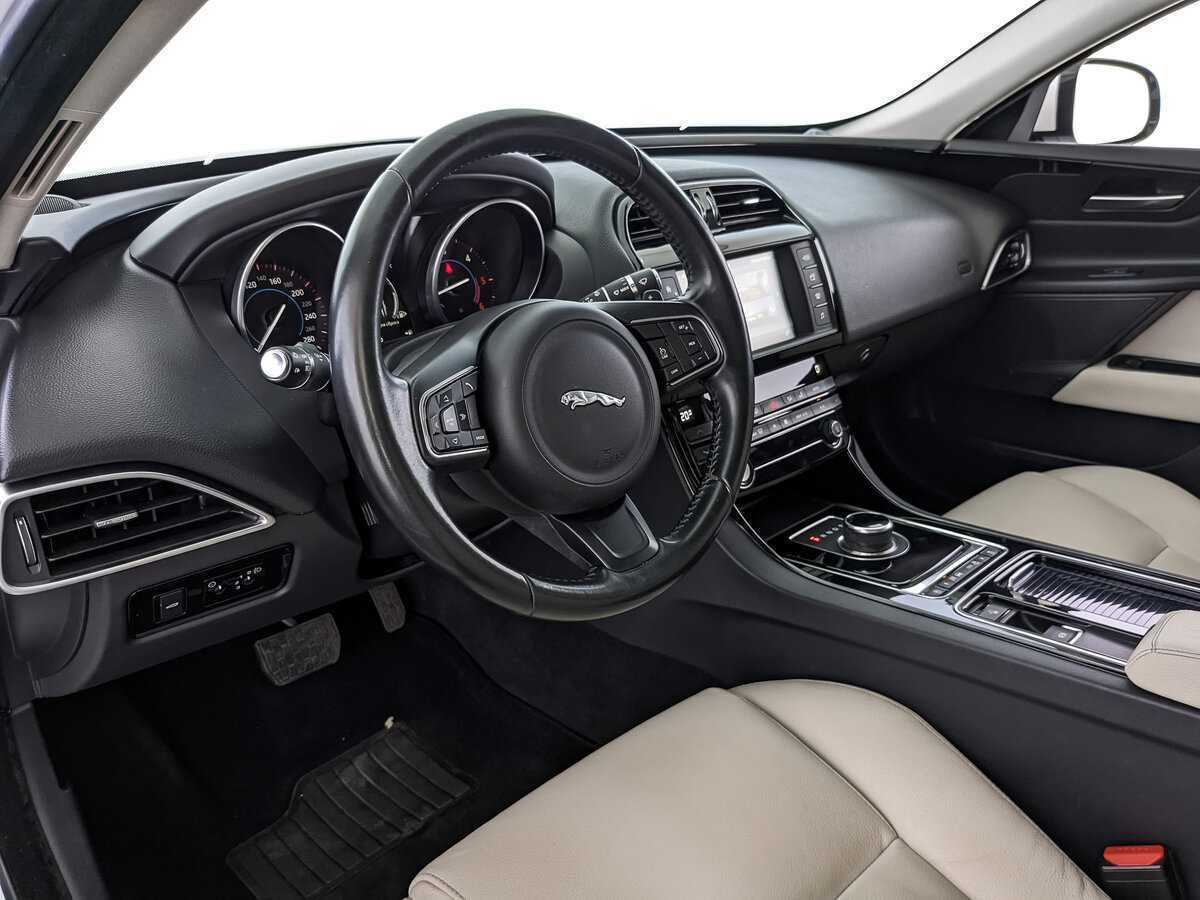 Купить Jaguar XE, 2017, 84 000 км, фото №11