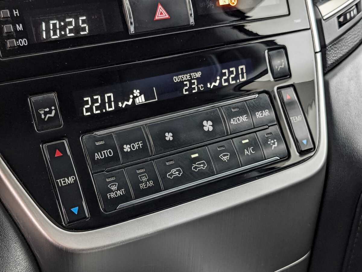 Купить Toyota Land Cruiser, 2018, 317 947 км, фото №17