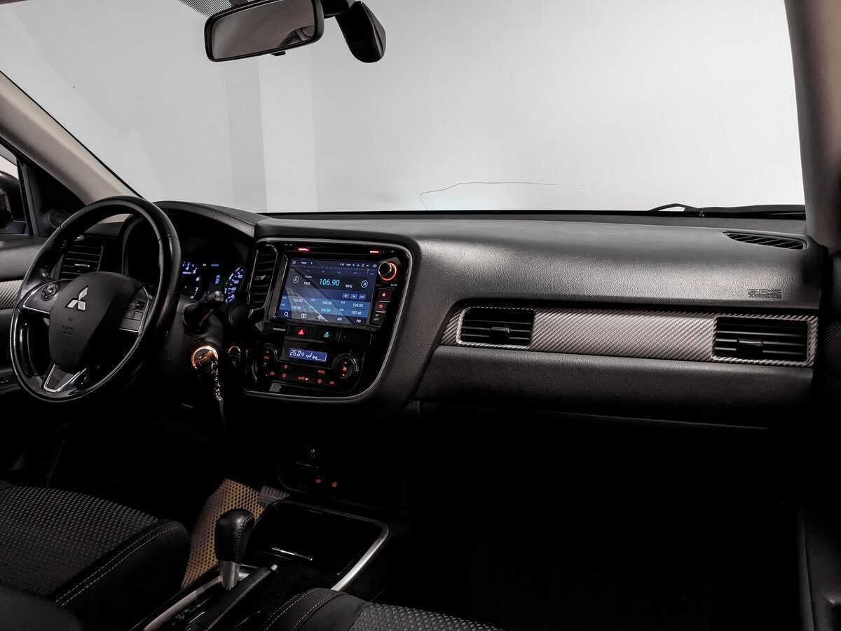 Купить Mitsubishi Outlander, 2017, 129 844 км, фото №9